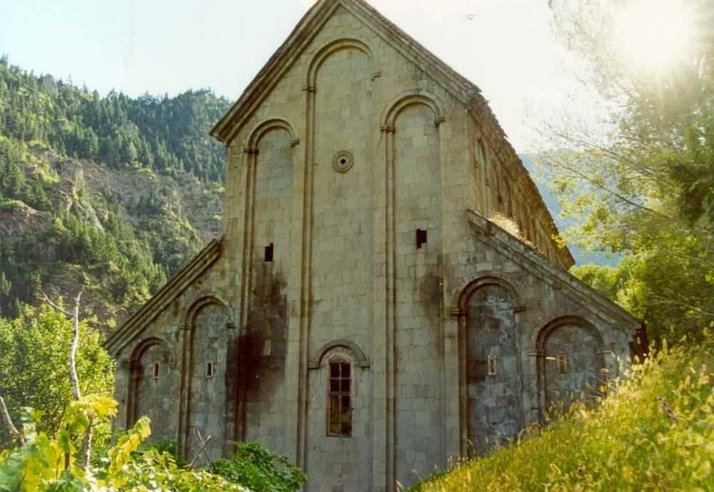 Barhal kirke