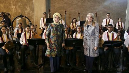 Spesiell musikkforestilling for First Lady Erdoğan i Venezuela