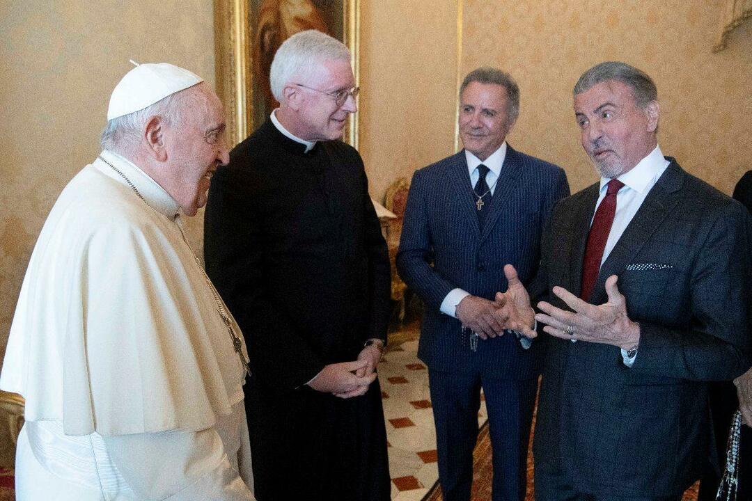 Sylvester Stallone besøkte pave Frans med familien