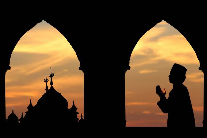 Bønn om å bli lest etter adhan! Hva er dyden med bønnebønnen? Bønnebønn på arabisk og tyrkisk