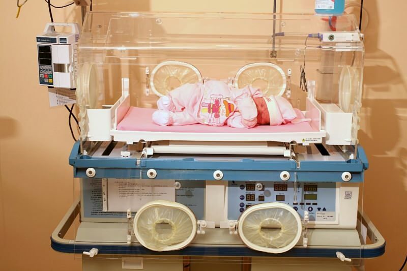 Hvor mange dager blir babyer i rugemaskinen? Inkubatorfunksjoner