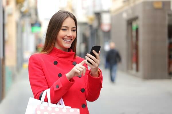 SMS-meldinger kan hjelpe til med å få lokal fottrafikk til butikken din.