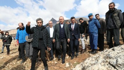 Mevlüt Çavuşoğlu besøkte settet med beslagserien