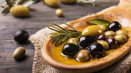 Hva kan gjøres for å forhindre at hjemmelagde oliven mykner? Hvordan holde oliven lenge