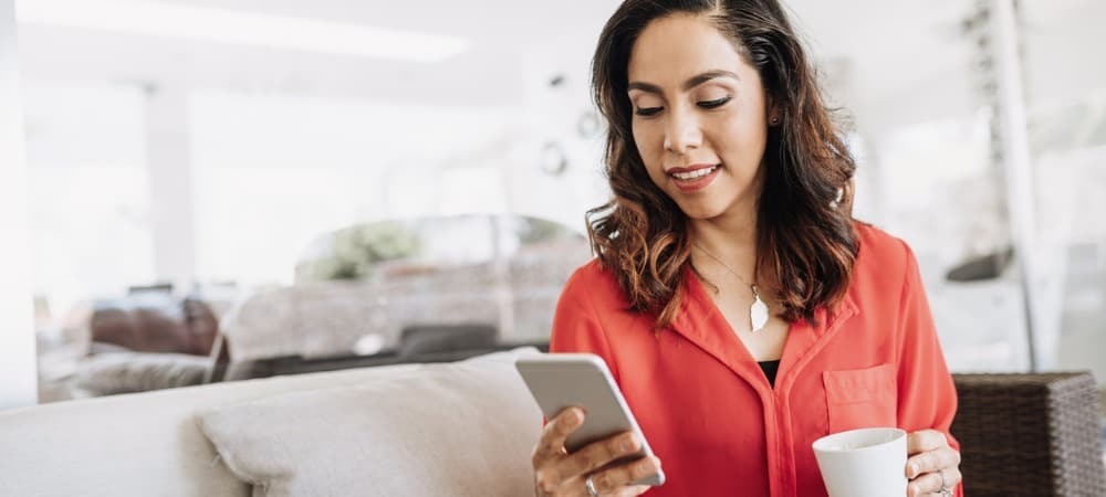 Slik legger du til et nettsted på startskjermen på iPhone