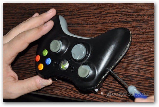 Bytt Xbox 360-kontroller analoge ministikker, fjern kontroller-saken fra hverandre