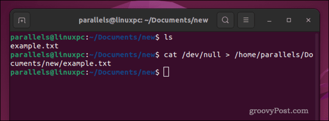 Tøm en fil i Linux ved å bruke cat-kommandoen