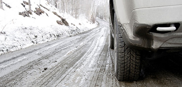 Hvordan forhindrer bilvinduer fra å fryse?