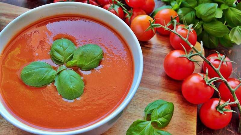 Hvor mange kalorier i tomater? Får tomatsuppe deg til å gå opp i vekt?