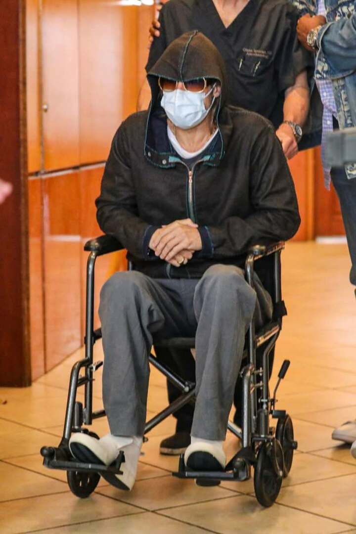 Bilder av Brad Pitt i en rullestol skremt!