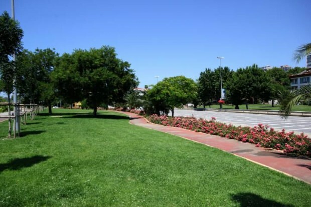 Road and Beach Park Between Caddebostan Bostancı