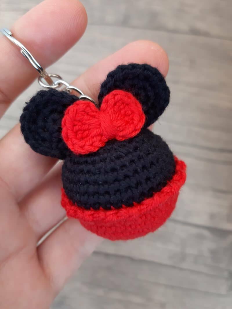 Hvordan lage Amigurumi Mickey Mouse nøkkelringer? Mickey minnie detaljert lage nøkkelring