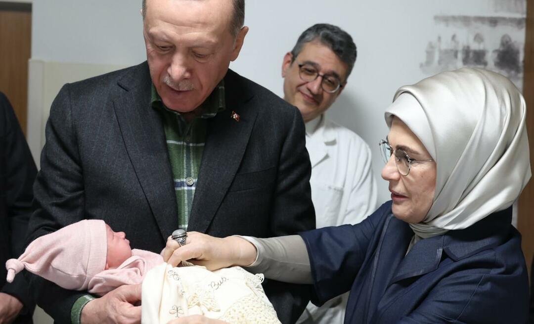 President Erdoğan og hans kone Emine Erdoğan besøkte jordskjelvofre