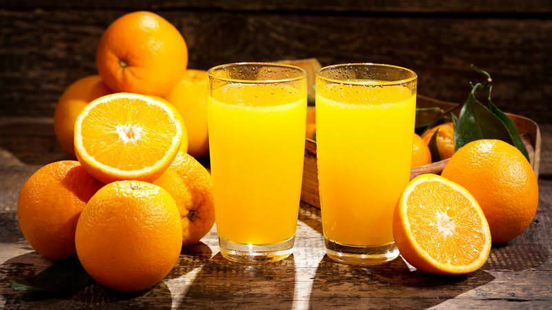 Skadene ved å drikke appelsinjuice til frokost