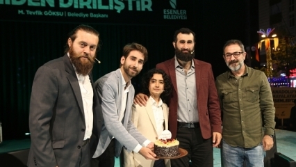 Oppstandelse Ertuğrul-spillere deltok på Ramadan Resurrection-arrangementet