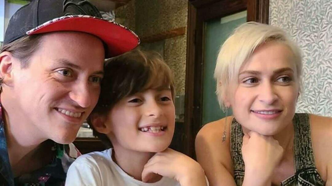 Halyna Hutchins med ektemannen Matthew Hutchins og sønnen deres