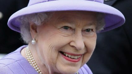 Dronning Elizabeth forlot palasset av frykt for koronaviruset! Sett for første gang etter 72 dager