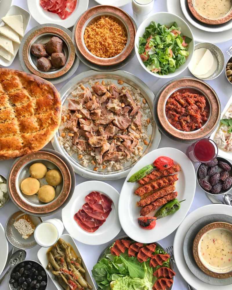 Feil gjort ved middagsbordet! Måter å forhindre vektøkning på iftar