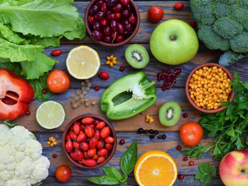 Matene som er rike på antioksidanter er hvitløks tomater og hva er