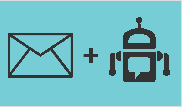 På en turkisblå bakgrunn vises en grå illustrasjon av en konvolutt til venstre. Et plusstegn vises i midten. En grå illustrasjon av en robot vises til høyre. Mary Kathryn Johnson sier å kombinere e-post med en Messenger-bot er et godt alternativ.