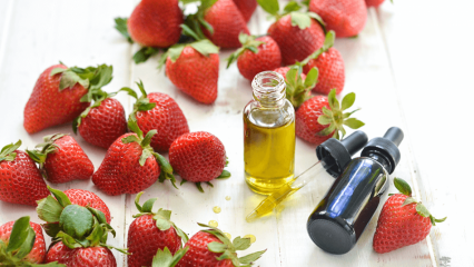 Ukjente fordeler med jordbær for huden! Hvordan påføres jordbærolje på huden? Hudpleie med jordbær ...