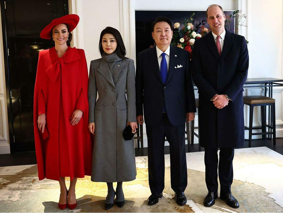 Kate Middleton og prins William med Sør-Koreas president Yoon Suk Yeol og hans kone Kim Keon Hee