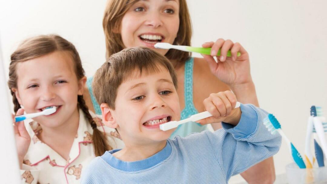 Hvordan bør munn- og tannpleie for barn være?