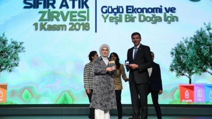 First Lady Erdoğan: Søppelbil kjører ikke inn i Kulliye