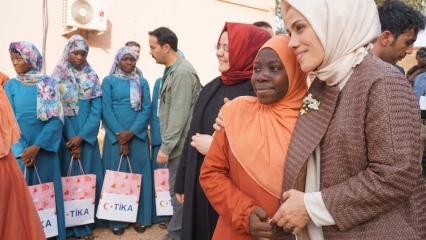 Esra Albayrak blir med TİKAs mathjelp til Burkina Faso