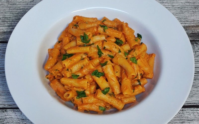 Hvordan lages Gigi Hadid pasta? Gigi Hadid tomatpastaoppskrift