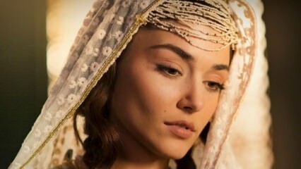 Slående skudd fra Hande Erçel, en av skuespillerne i filmen "Mevlana" på Mest-i Aşk!