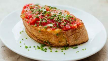Den uunnværlige oppskriften på spansk mat! Hvordan lage pan con tomate? Oppskrift på tomatbrød