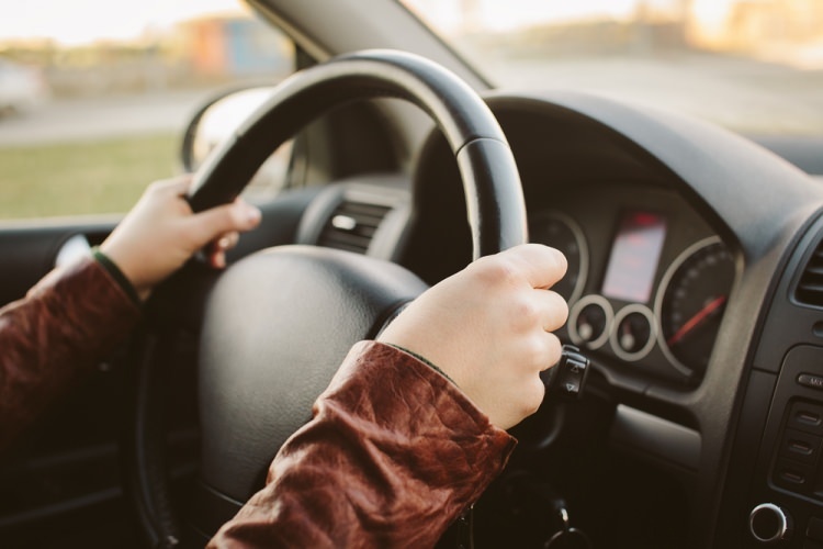 5 feil gjort av kvinnelige sjåfører i trafikken