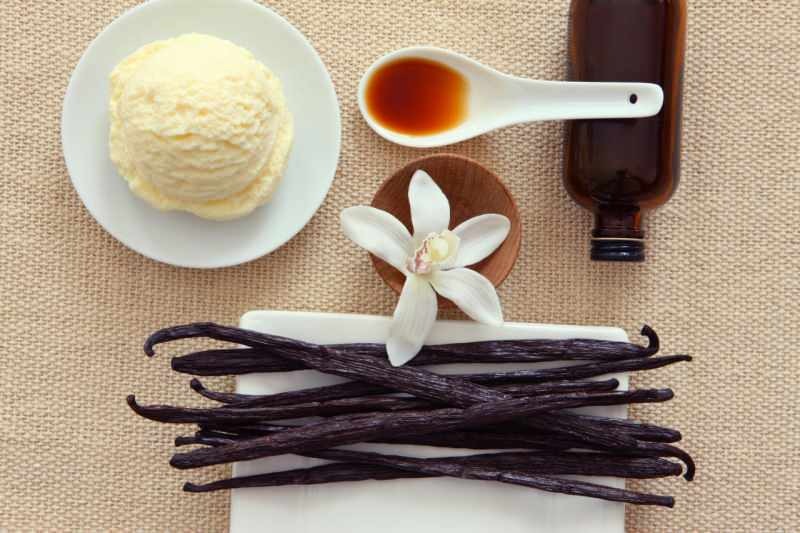 Hva er sukkerholdig vanilin? Er Vanilla og Vanilin de samme tingene? Lager vanilje med sukker