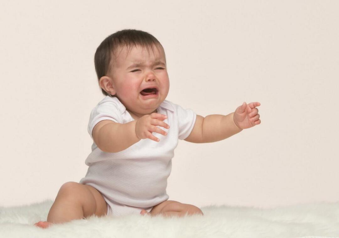 hvorfor gråter babyer