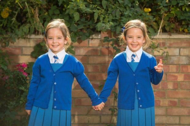 Bør tvillingsøstre studere i samme klasse? Utdanning av tvillingbrødre