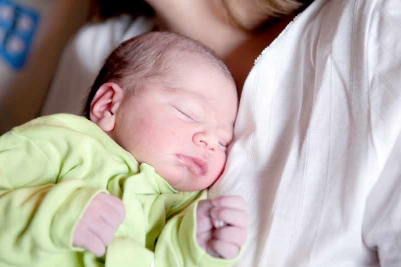 Hvor lenge varer postpartum perioden? Hvordan forstå at fødselen er over?
