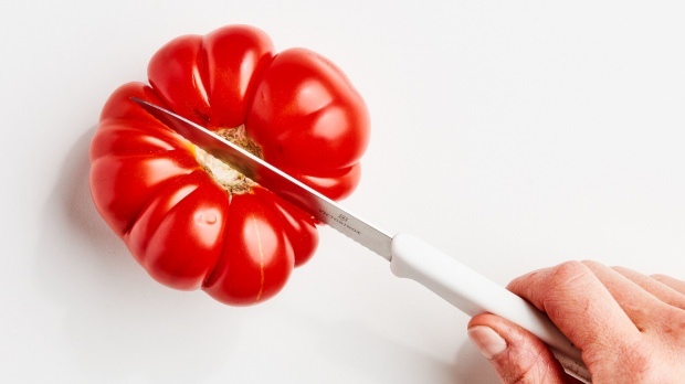 Slik skreller du tomatskallet med den enkleste metoden