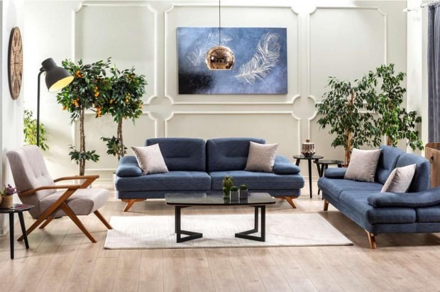 Hvordan lage marine og blå sofa dekorasjoner?