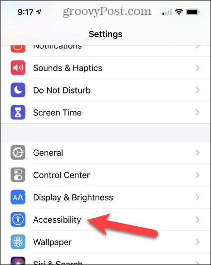 Trykk på Tilgjengelighet på skjermbildet for iPhone-innstillinger