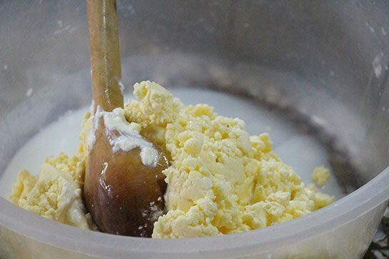 Hvordan lage smør fra rå melk hjemme?