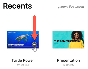 Trykk på knappen mer på en presentasjon