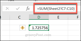 En Excel SUM-formel som bruker et celleområde fra et annet arbeidsark
