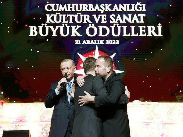 President Erdogan forsonet Akkor-brødrene