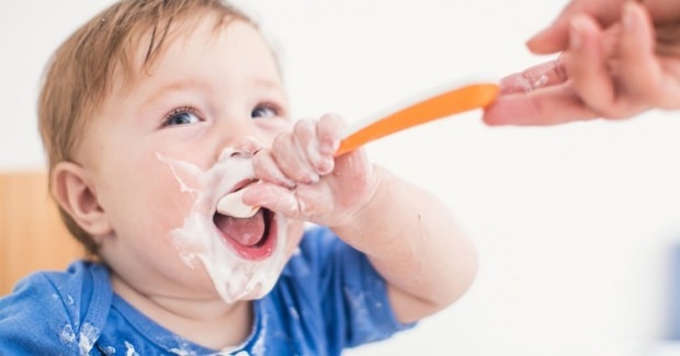 Fordelene med yoghurt for babyer