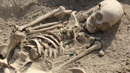 De som kom ut av Urartu-kirkegården ble sjokkerte! Kvinner ...