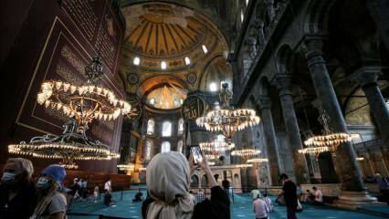 Glede over Ramadan etter 87 år på Hagia Sophia-i Kebir-moskeen Şerifi