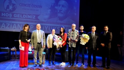 Aşık Veysel ble minnet på konserten av mestere