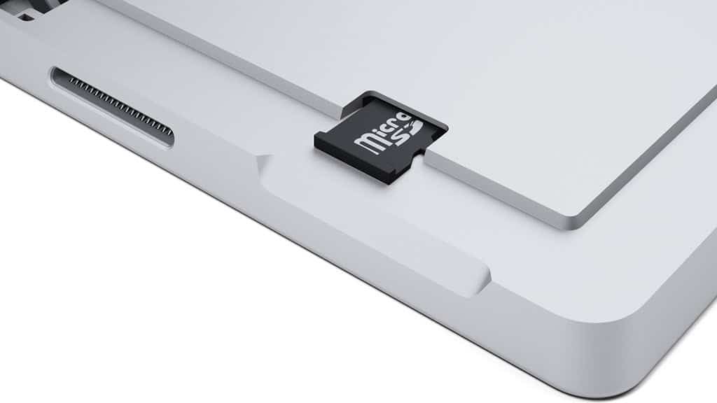Legg lagringsplass til Microsoft Surface RT med et MicroSD-kort