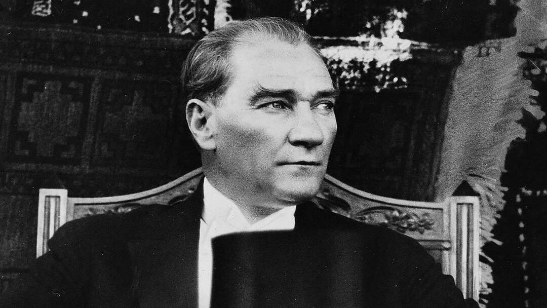 Mustafa Kemal Ataturk svarte og hvite firkanter